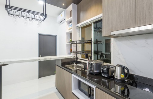 Krabi Villa | Lark Pool Villa Krabi (3 BDR) - 5 min from the beach.