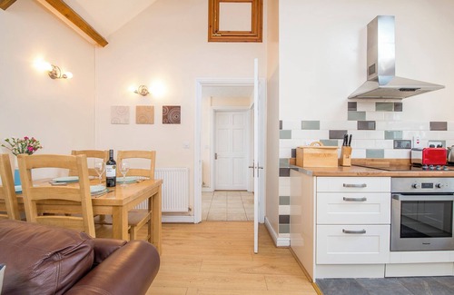 Bosherston Cottage | Lark View, Holiday Cottage Bosherston, Sleeps 4, 2 bedrooms, bathrooms