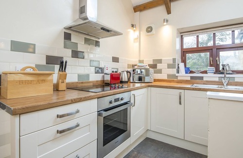 Bosherston Cottage | Lark View, Holiday Cottage Bosherston, Sleeps 4, 2 bedrooms, bathrooms