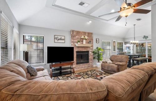 Leander House | Larnie's Casa