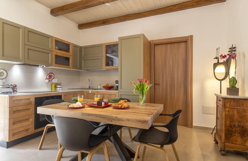 Alghero House | Las Abellas House surrounded by greenery, 5 minutes from the beach and the city.