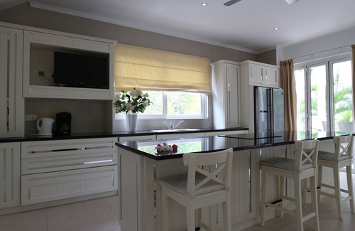 Beau Vallon Villa | Las Brísas Villa - Chateau Elysium