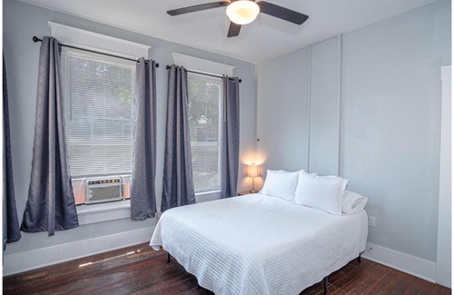 Southtown Apartment | Las Carolinas Cozy #2