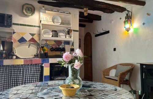 Montefrio Apartment | Las casillas de la Villa: TANGO