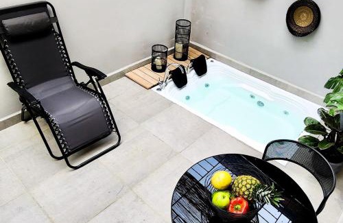 Las Lomas I House | Las Lomas Luxury House