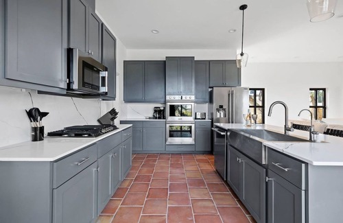 Spicewood Villa | Las Luces Village|Large Retreat|Pool|Hot tub