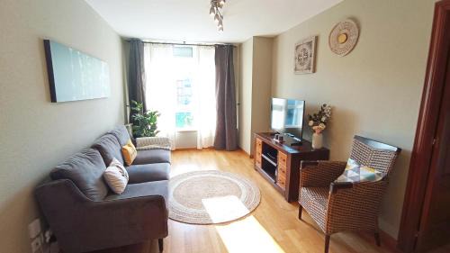 Boo de Guarnizo Apartment | Las MARIPOSAS , 3 habitaciones