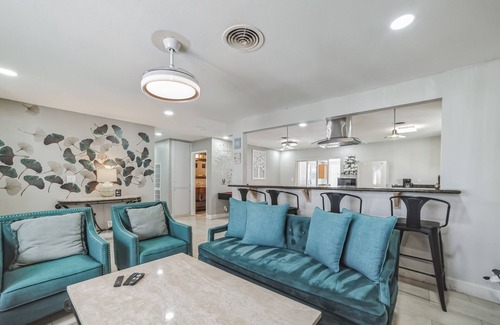 Las Vegas House | Las Vegas - 5 Mins From The Strip 4 Bedroom Home by RedAwning