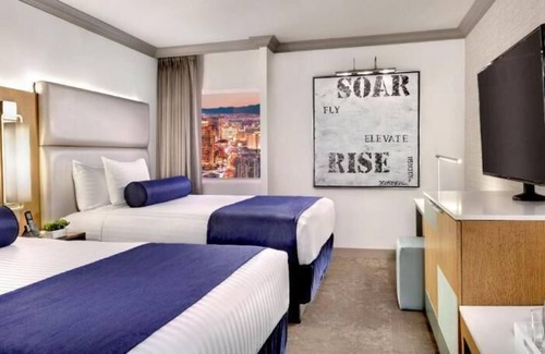 Gateway District House | Las Vegas Dream! 2 Modern Units, 2 Pools, Onsite Casino, FREE Parking!