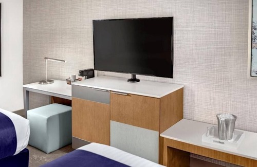 Gateway District House | Las Vegas Dream! 2 Modern Units, 2 Pools, Onsite Casino, FREE Parking!