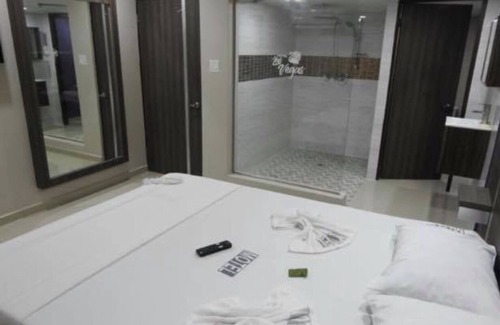 Santa Isabel House | Las Vegas Hotel, Queen Suite Deluxe