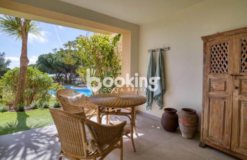 Sant Feliu de Guixols Apartment | Las Velas I Planta baja en S'Agaró con vista mar y agradable terraza con acceso directo a la piscina