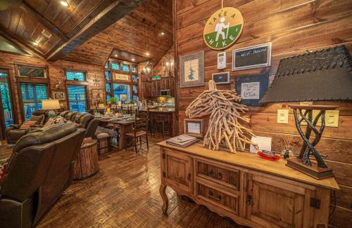 Broken Bow House | Lasso The Moon