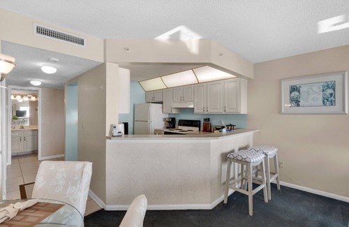Thomas Drive Condo | LAST MIN. 15% PROMO! 4NT MIN STAY! AUG 9-16! 2BR2B, GLF FRT, BCH SET! 1:30 CK-IN
