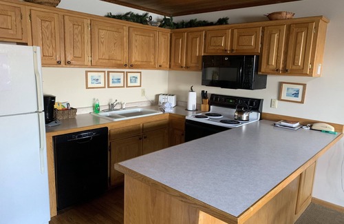 Two Harbors House | Last minute deal! Lake Superior Views Near Waterfalls 3 Bedroom 2 Bathroom
