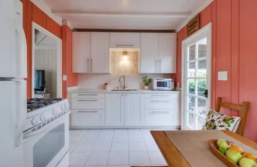 Pacific Beach House | Last Minute June Sale Beach cottage in Pacific Beach