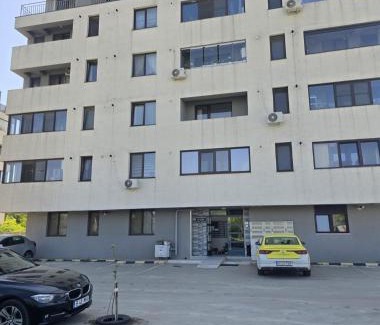 Cocani Crevedia Apartment | Latin studio
