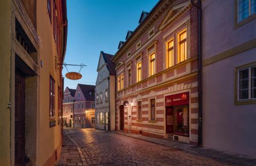 Cesky Krumlov House | Latran House 71 by KH