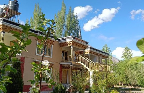 Hunder House | Latsas Ecolodge