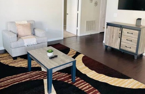 Pearland Apartment | Latte ~ New Cozy 2 Bedroom Steps Away From Shopping!