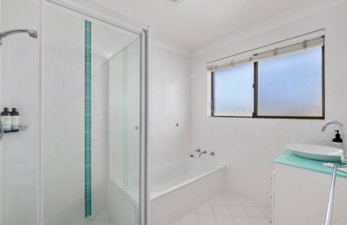 Sawtell Apartment | Laudable Lizzie
