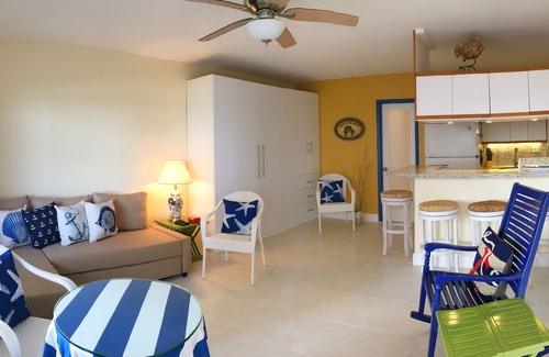 Lauderdale-by-the-Sea Apartment | Lauderdale By The Sea Beachfront Studio With Ocean View