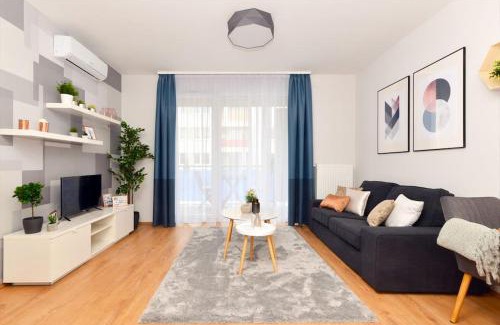 Angyalfold Apartment | Laurel Bay Apartment