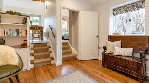 Coln St Aldwyns House | Laurel Cottage