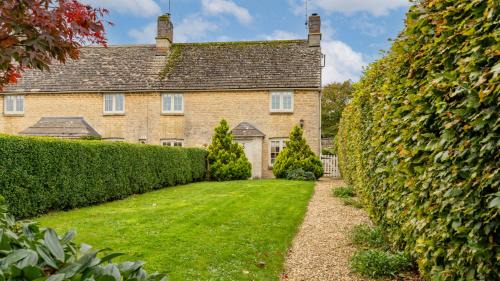 Coln St Aldwyns House | Laurel Cottage