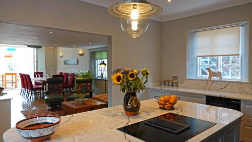 Dartmouth House | Lauriston House