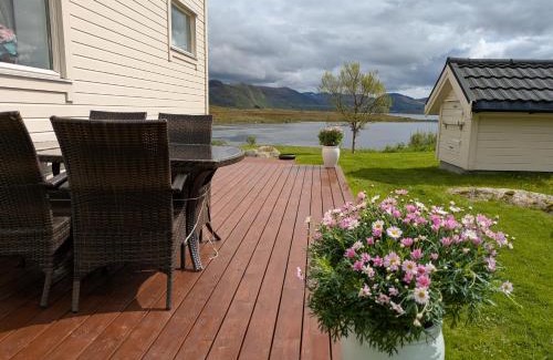 Vestvagøy House | Lauvåsstua-Charming house by the sea
