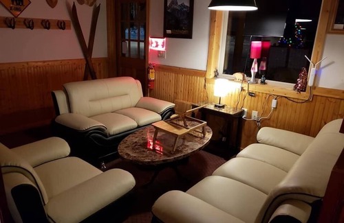Dubois Hotel | Lava Mountain Lodge