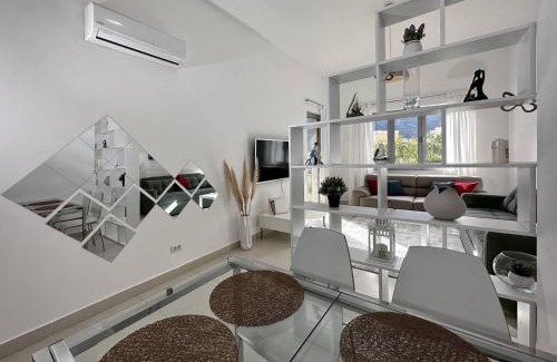 Donji Morinj Apartment | Lavander Bay B01