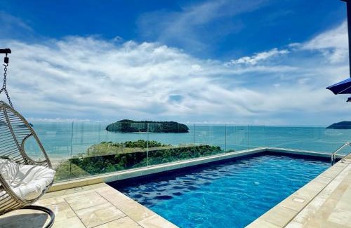 Pantai Tengah Apartment | Lavanya Sea View Penthouse with Sky Pool