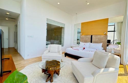 Pantai Tengah Apartment | Lavanya Sea View Penthouse with Sky Pool