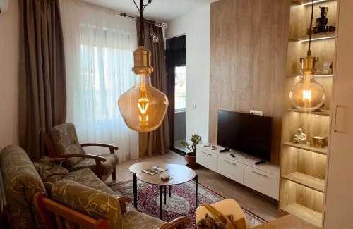 Dobra Voda Apartment | Lavender Apartment - Close to the Beach - Private Garage Parking