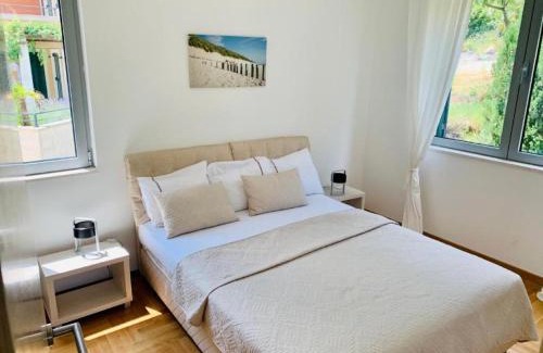 Donji Morinj Apartment | Lavender Bay Apartment B15