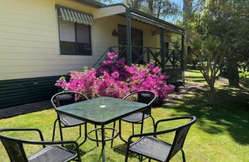 Bombowlee Cottage | Lavender Cottage Tumut River