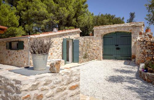 Cove Basina (Jelsa) House | Lavender Dreams Cottage Hvar