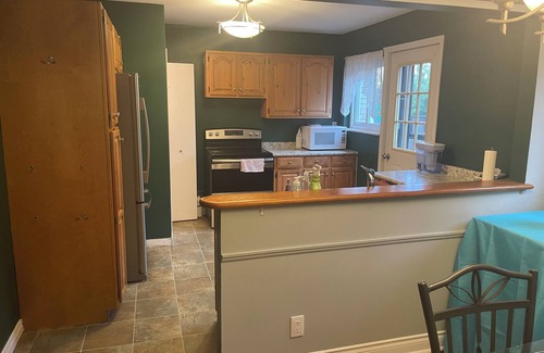 Cobourg Bed & Breakfast | Lavender exquisite in-suite room. Just 5 minutes away from Cobourg beach.