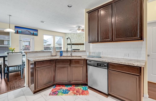 Spring House | Lavender Wonder - 6 Bdrm, 3.5 bath with pool & spa