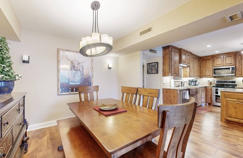 Lakeway Condo | Lavish All-Suite w/Tennis Courts: Near Pool, Golf