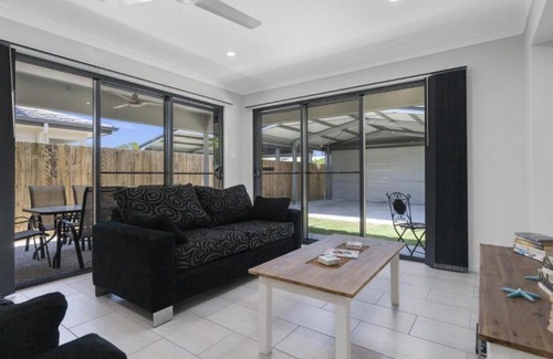 Woorim House | LAVISH BEACH HOUSE ON THE SURF SIDE!