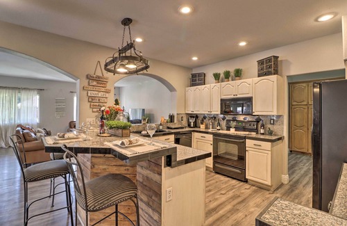 Las Vistas House | Lavish Family Escape w/Game Room in Avondale!