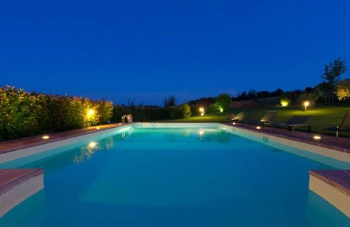 Marsciano House | Lavish Holiday Home in Marsciano with Swimming Pool