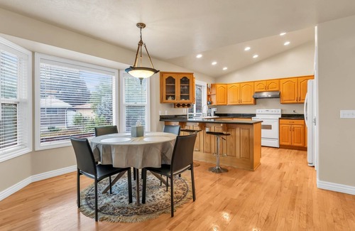 Millcreek House | Lavish & Luxurious 3BR Home in Salt Lake City
