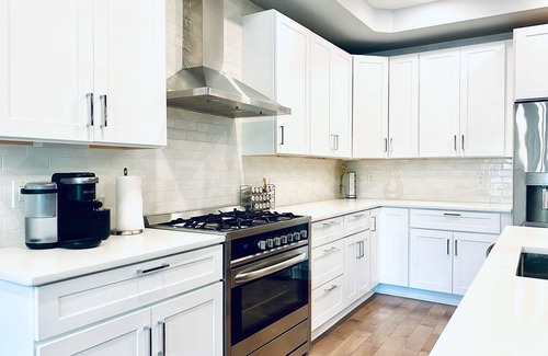 Northeast House | Lavish Penthouse with Private Rooftop+Views of Capitol&Monument+Parking