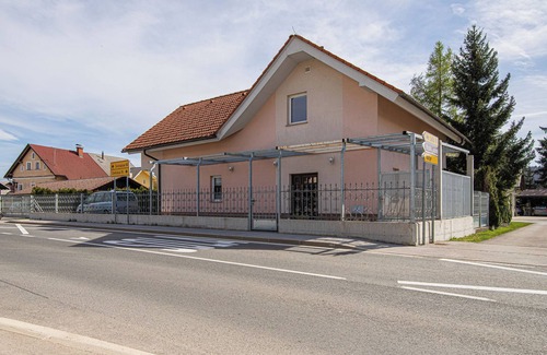 Nova Vas Apartment | Lavrič Hideaway Apartment 4, Bloke, Slovenia