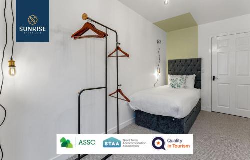 Dundee Apartment | LAW 3 - has 3 rooms, 5 Beds, 1 Bathroom, Free Parking, WiFi, Contractors, Tourists, Relocation, Business, Travellers, Central - Long Stays, INVOICE and REDUCED PRICE are only via SUNRISE SHORT LETS Dundee