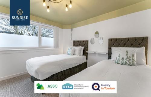 Dundee Apartment | LAW 3 - has 3 rooms, 5 Beds, 1 Bathroom, Free Parking, WiFi, Contractors, Tourists, Relocation, Business, Travellers, Central - Long Stays, INVOICE and REDUCED PRICE are only via SUNRISE SHORT LETS Dundee